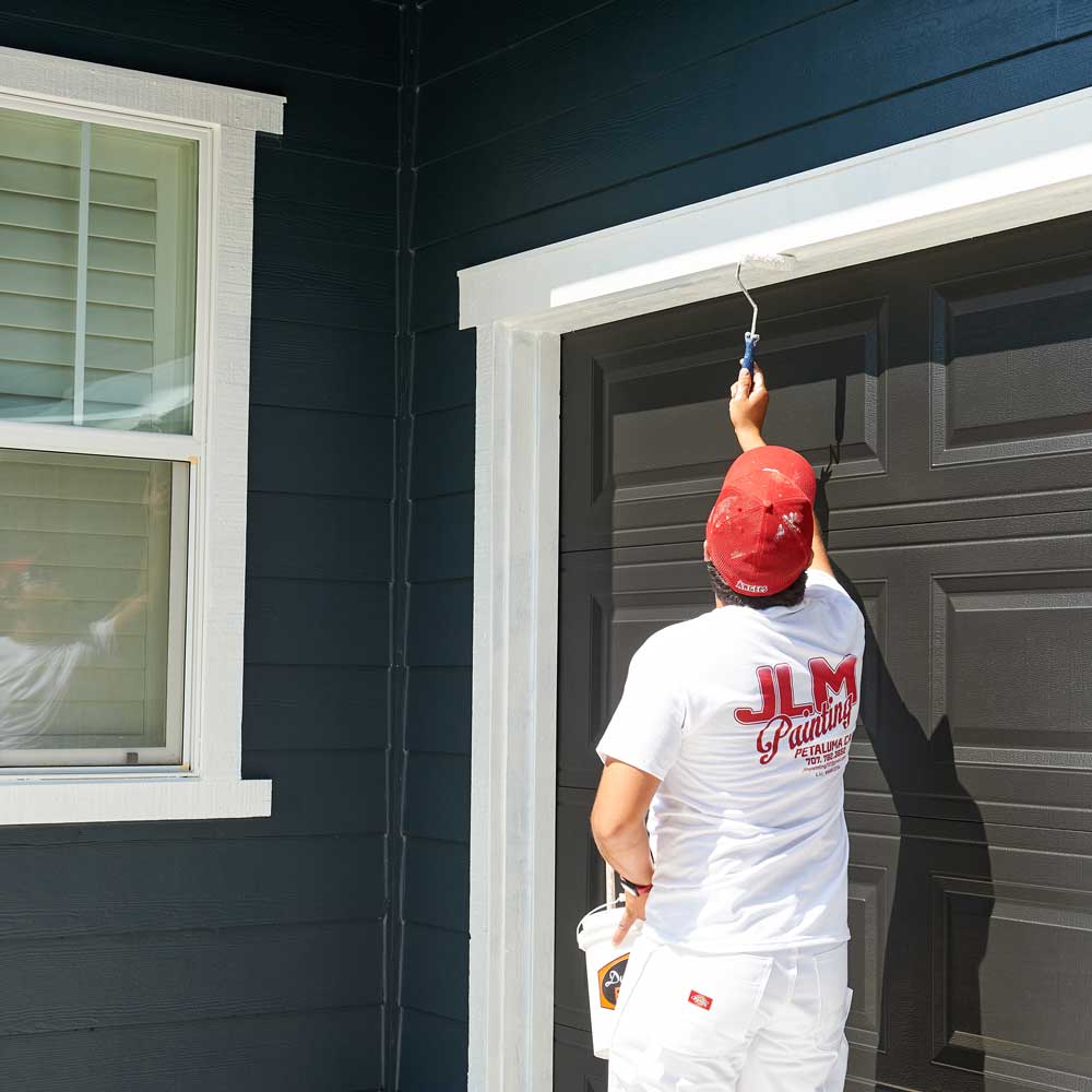 professional home exterior painter
